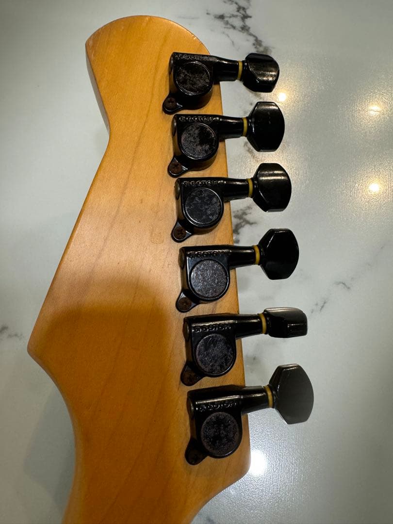 騎*谷様 FERNANDES エレキギター　色ブラック　現状品 ジャンク品