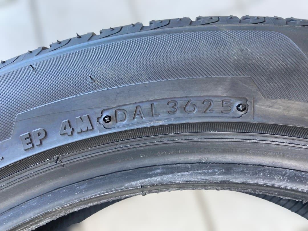 ②ブリヂストン NEWNO 215/50R17 タイヤ２本