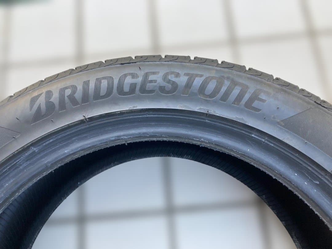 ②ブリヂストン NEWNO 215/50R17 タイヤ２本
