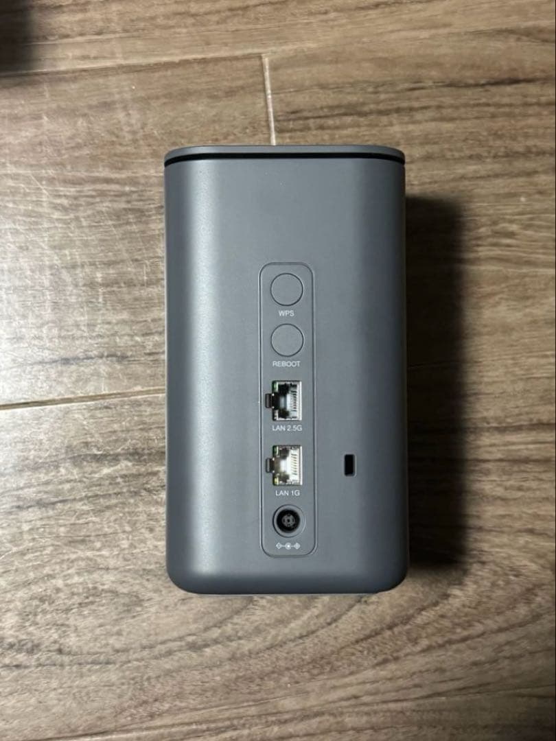 docomo 5Gホームルーター HR02