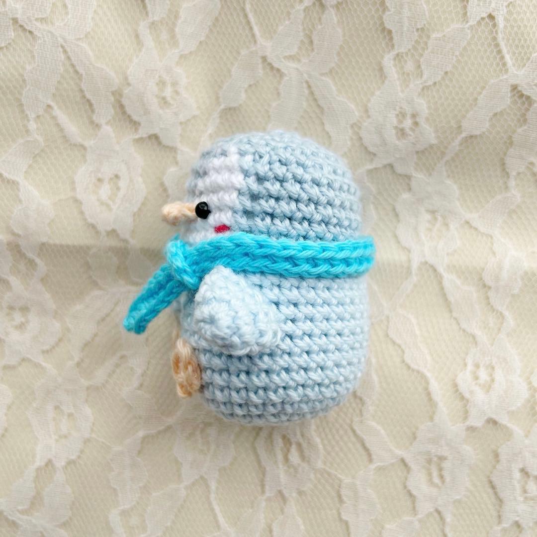 園*崎様 マフラーをつけた寒がりペンギンのあみぐるみ☆ブルー　ハンドメイド　編み