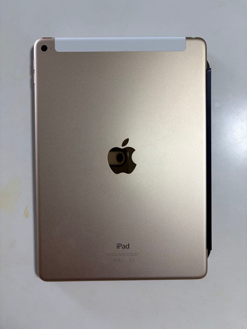 iPad Air 2 ゴールド 16GB docomo ＋ 専用キーボードセット