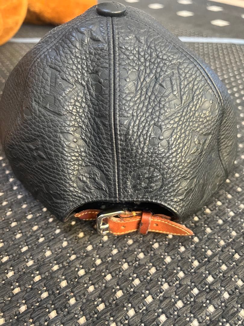 Louis Vuitton ブラック レザーキャップ 58
