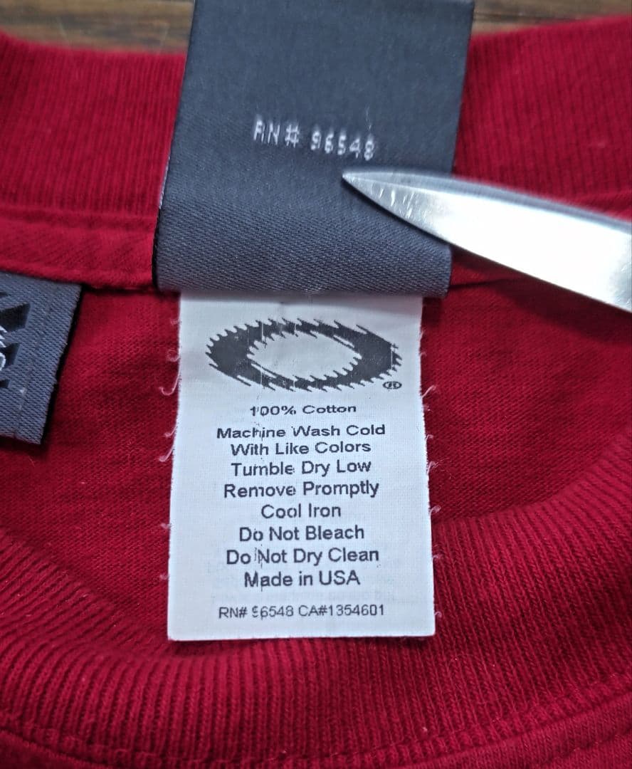 オークリーOakley レッド Tシャツ Mサイズ USA製