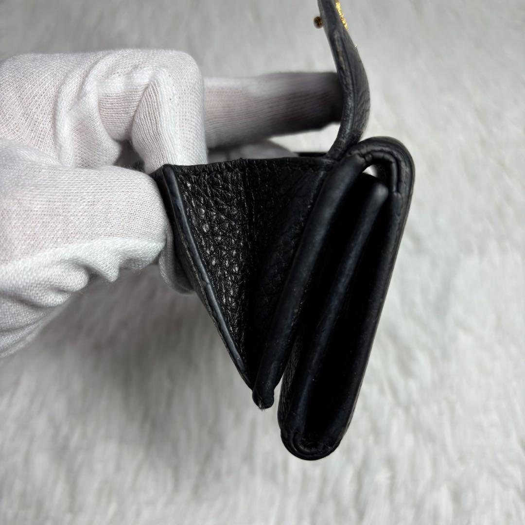 ✨付属品完備✨ プラダ ヴィッテロダイノ シボ 革 レター型 三つ折り財布 黒