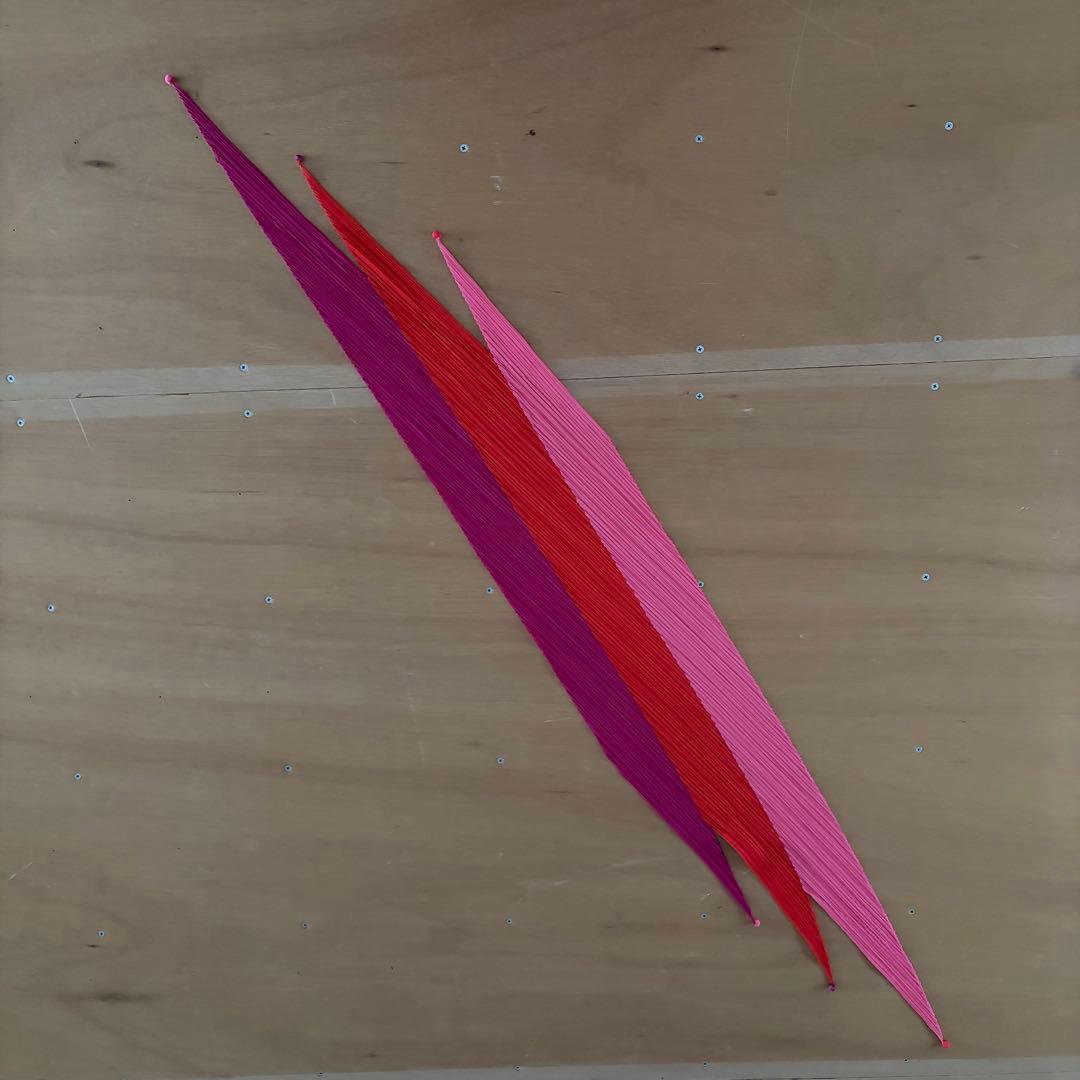 ISSEY MIYAKE Pleats Please プリーツスカーフ　赤ピンク