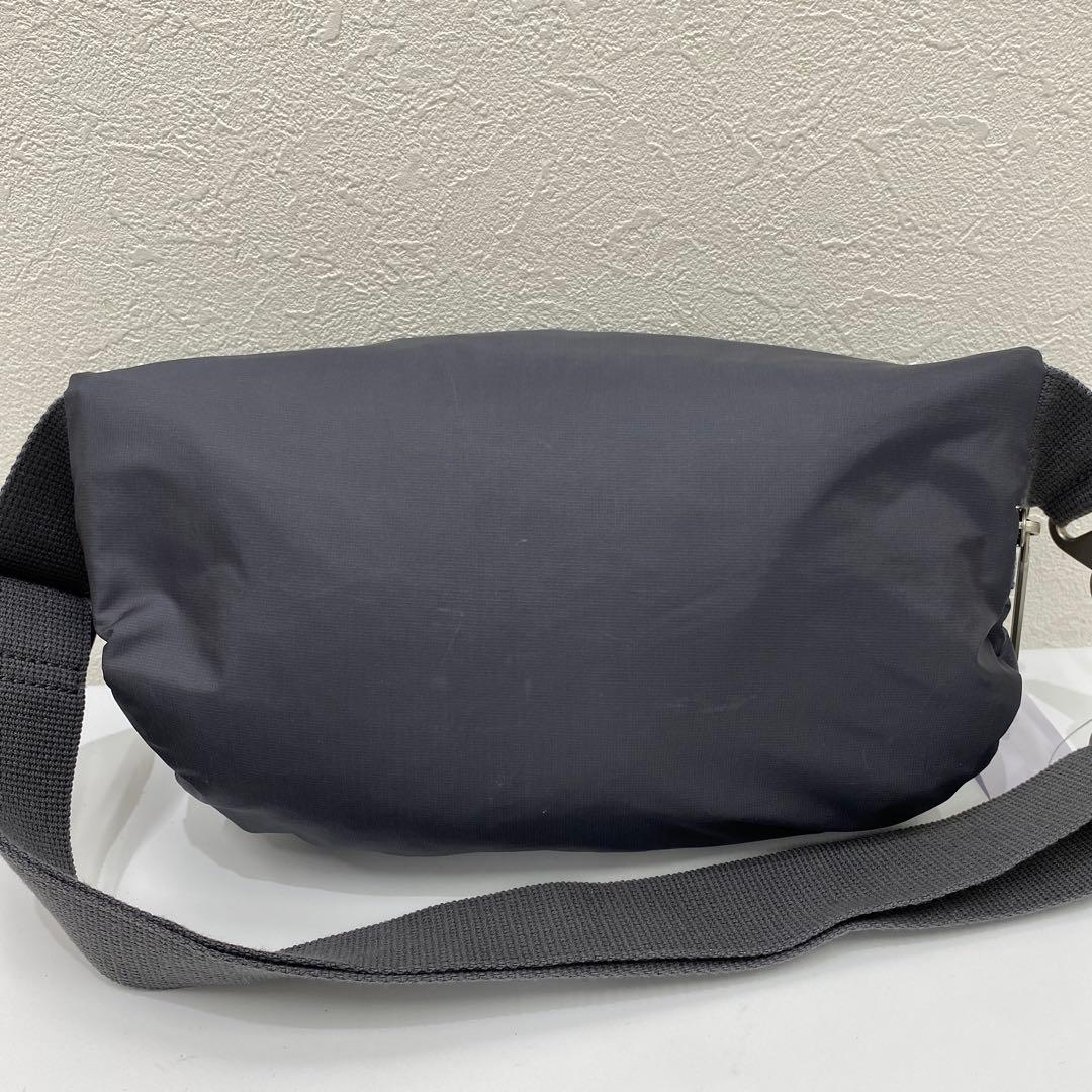 ●8794 LeSportsac ボディバッグ エッセンシャル シャドウグレー