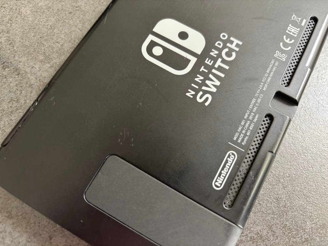 Nintendo Switch 本体　Joy-Con 2セット付き