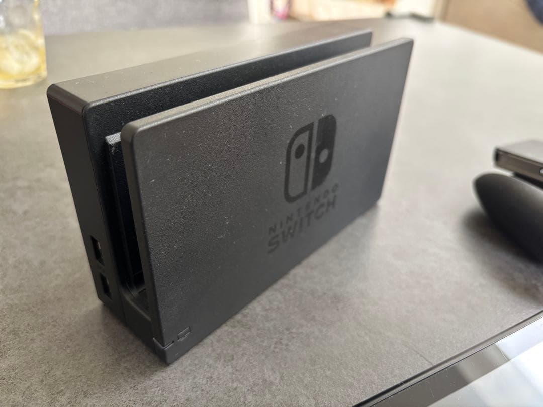 Nintendo Switch 本体　Joy-Con 2セット付き