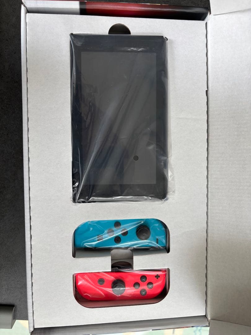 Nintendo Switch 本体　Joy-Con 2セット付き