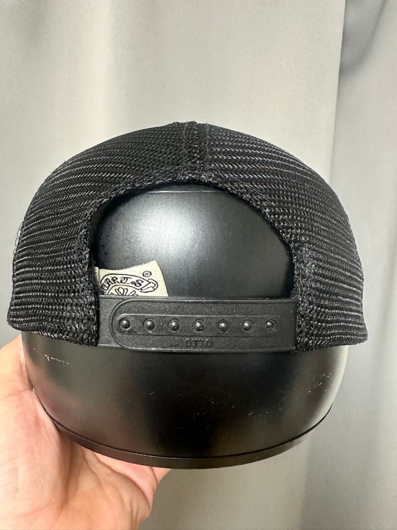 クロムハーツ 3セメタリークロス レザーパッチ トラッカーキャップ