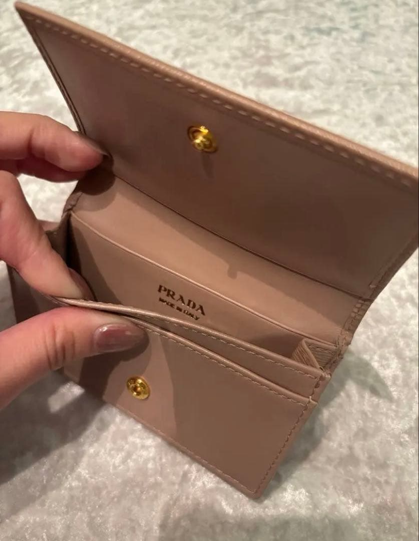 PRADA 名刺入れ　カードケース