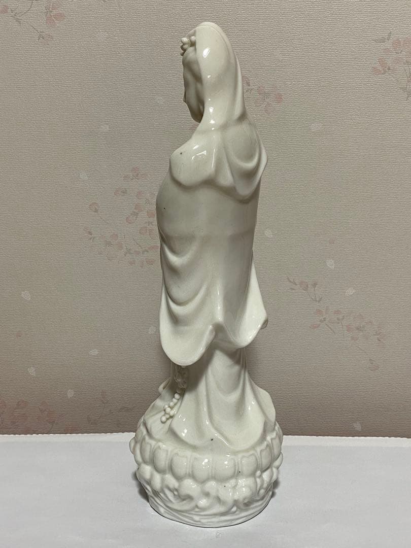 ♦白磁 観音菩薩立像 仏像 仏教美術 置物 飾り 美術品 工芸品 骨董品