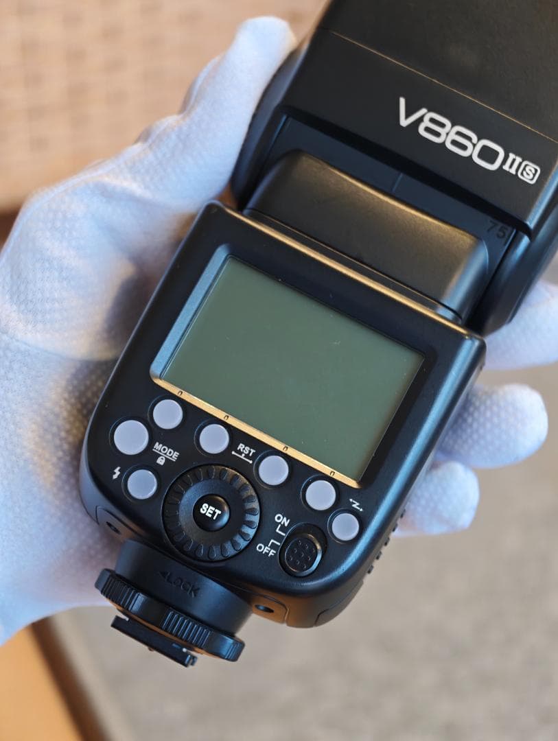 Godox V860 II-S フラッシュ 本体と充電器