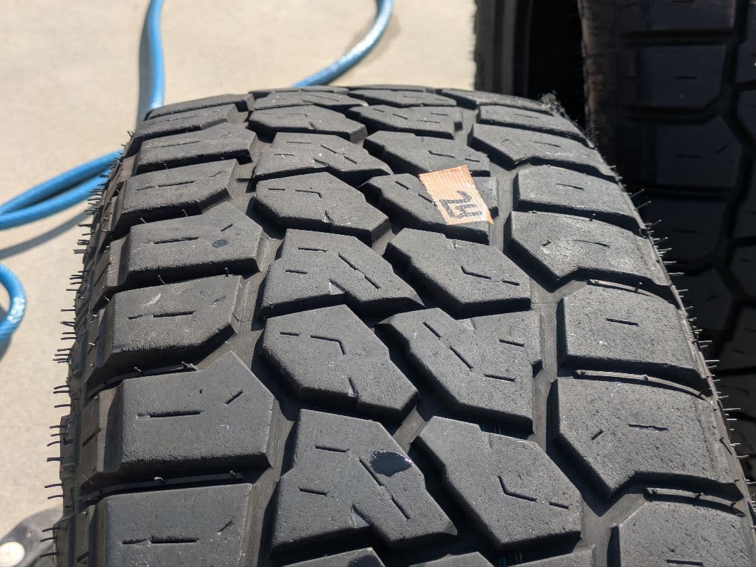 MONSTA RT Hybrid LT265/60R18 タイヤのみ4本
