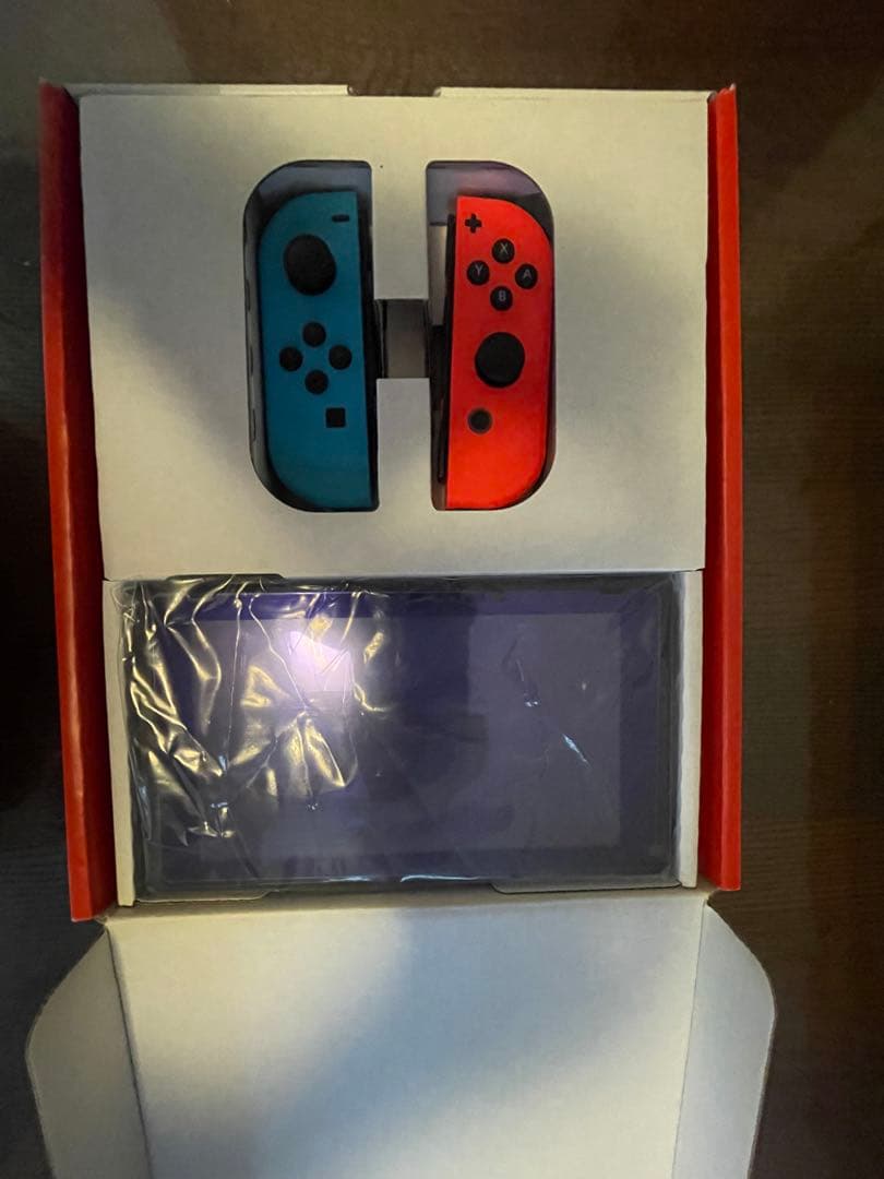 Nintendo Switch 本体　おまけ付き（保護フィルム、ケース）