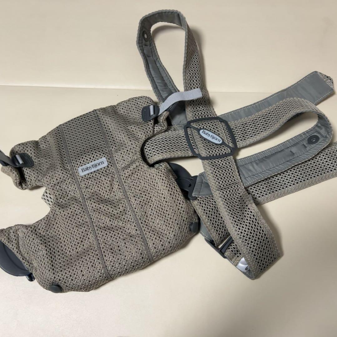 ベビービョルン　ベビーキャリアMINI エアーメッシュ　グレーベージュ
