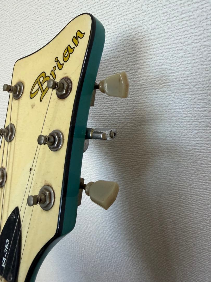 Brian by Bucchus BNG-450ビザールギター