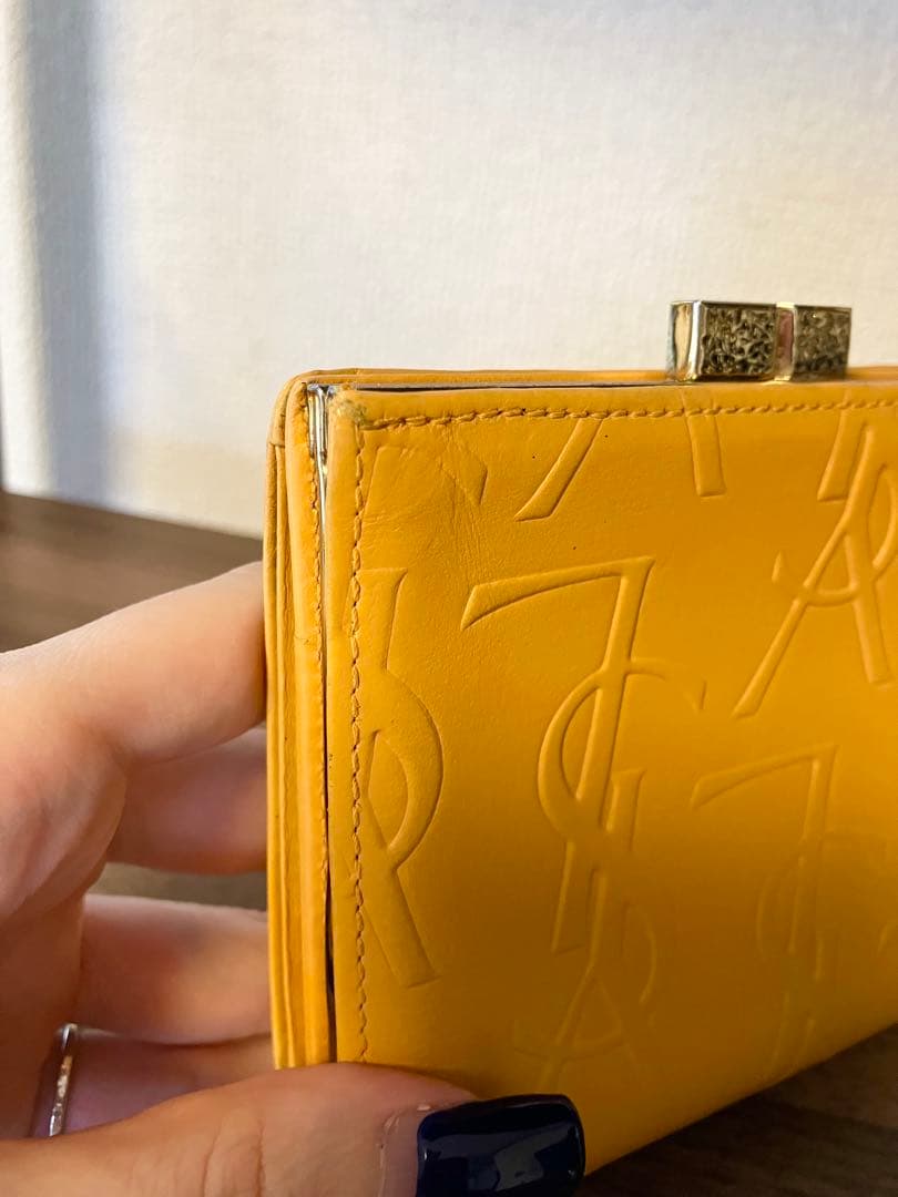 レアYves Saint Laurent サンローラン　イエロー　二つ折り財布
