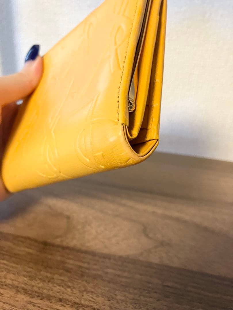 レアYves Saint Laurent サンローラン　イエロー　二つ折り財布