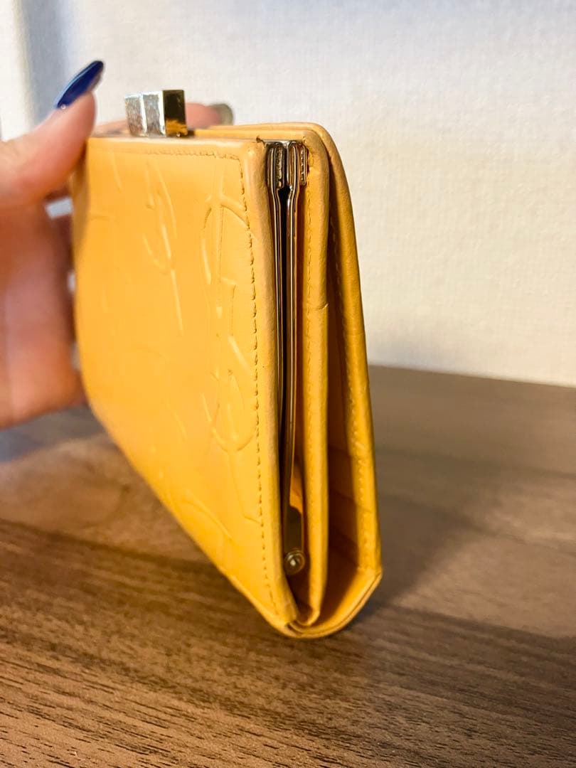 レアYves Saint Laurent サンローラン　イエロー　二つ折り財布
