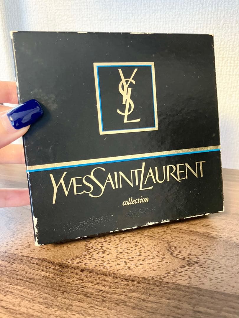 レアYves Saint Laurent サンローラン　イエロー　二つ折り財布