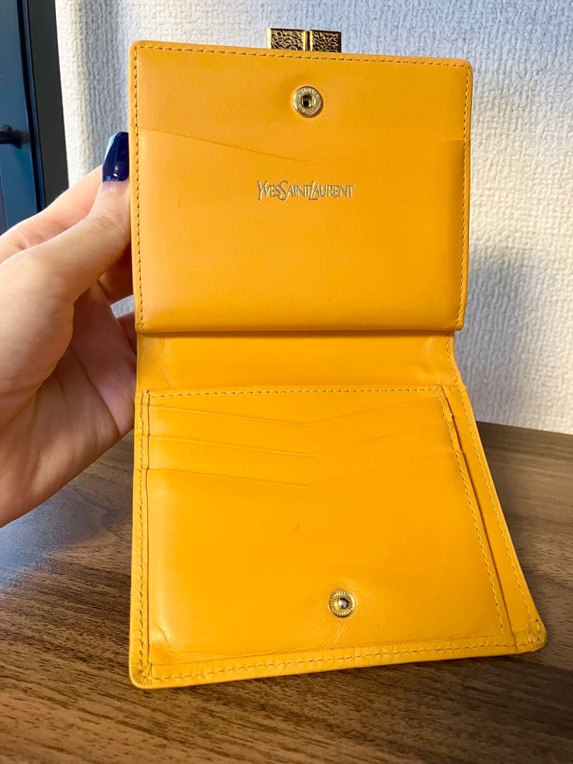レアYves Saint Laurent サンローラン　イエロー　二つ折り財布