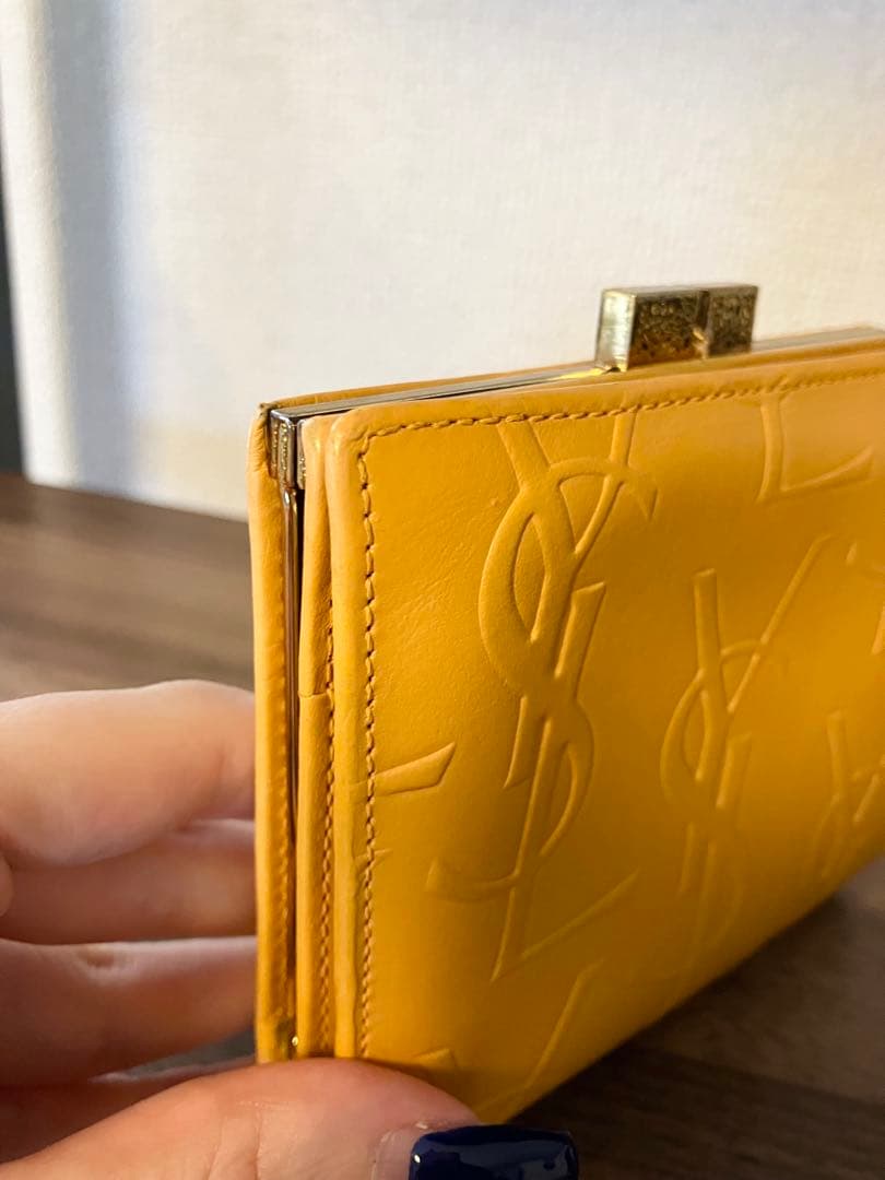 レアYves Saint Laurent サンローラン　イエロー　二つ折り財布
