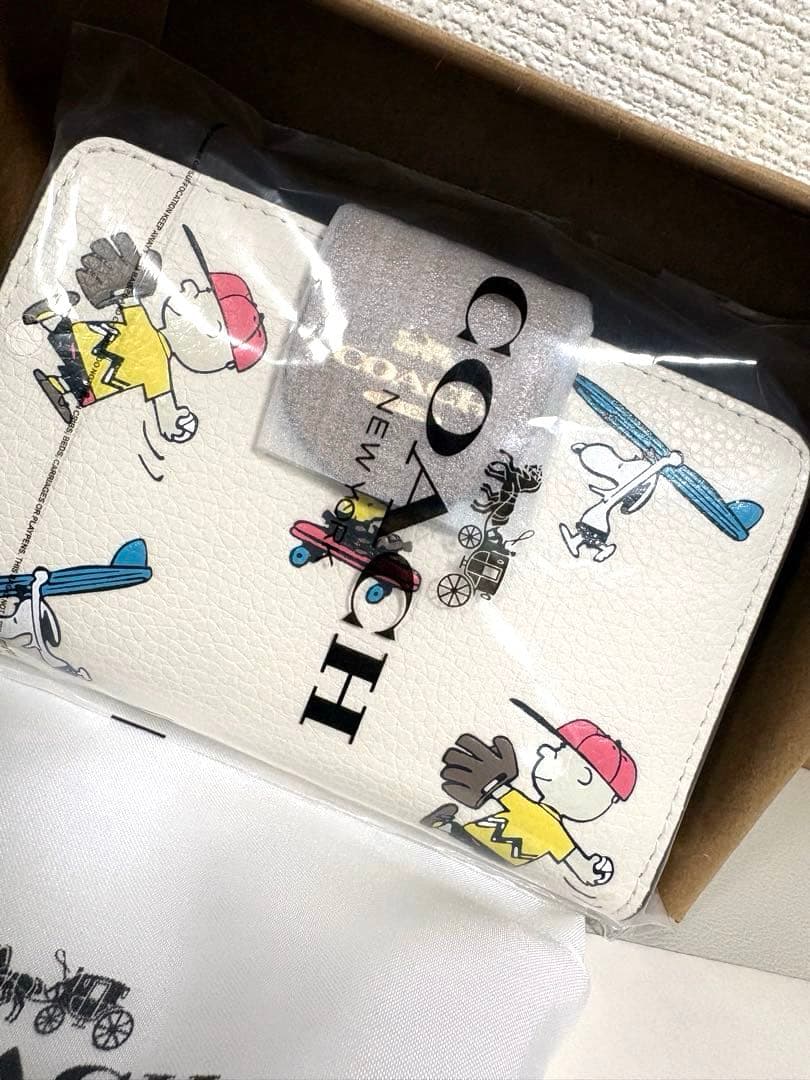 COACH チャーリーブラウン スヌーピー 二つ折り財布