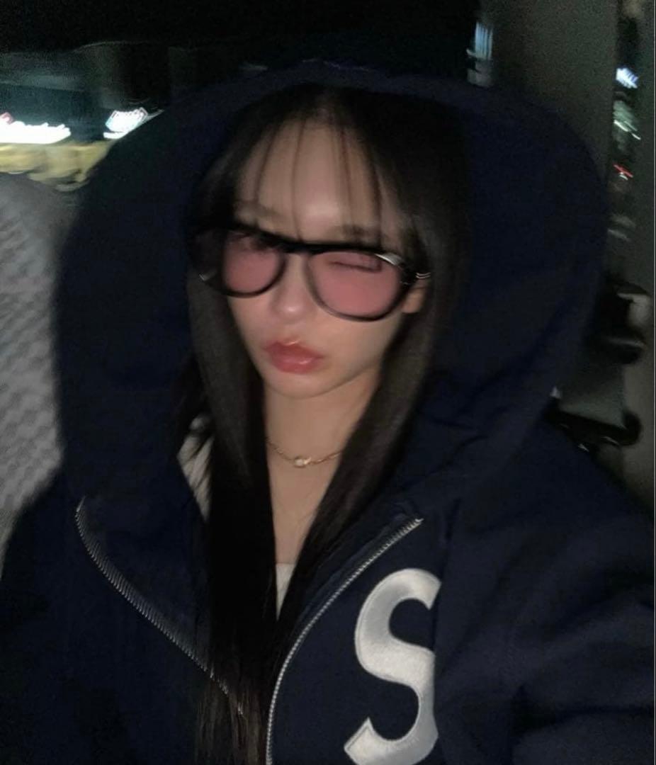 ゆ*や様 supreme ジップパーカー Sロゴ Mサイズ