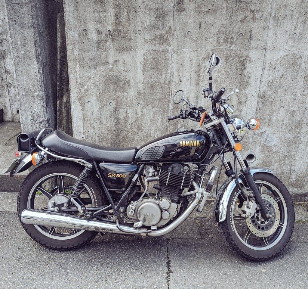 SR400 SR500 デイトナCozyシート　キャブ車に使用
