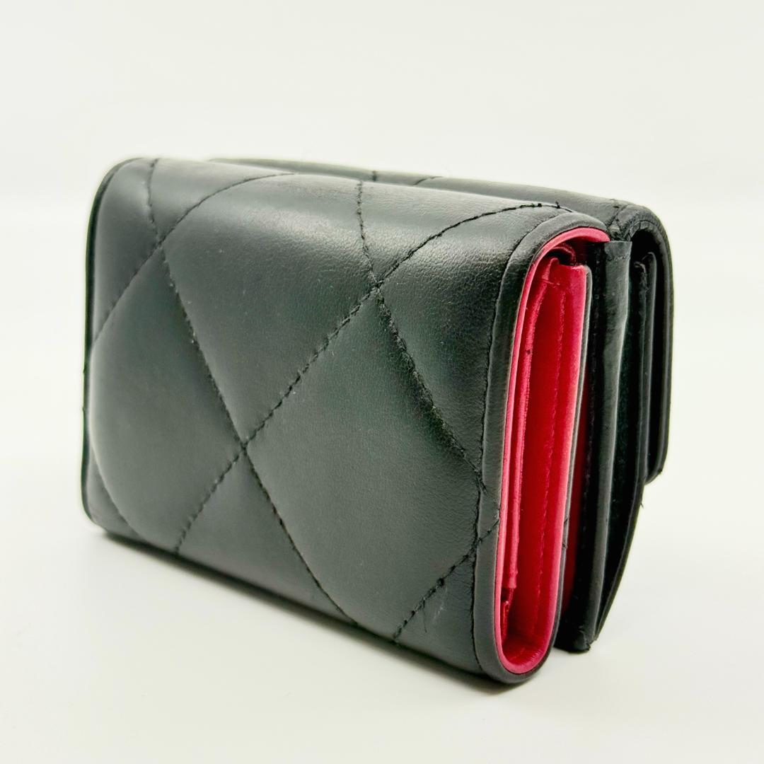 美品 CHANEL シャネル CHANEL19（ディズヌフ）スモールウォレット