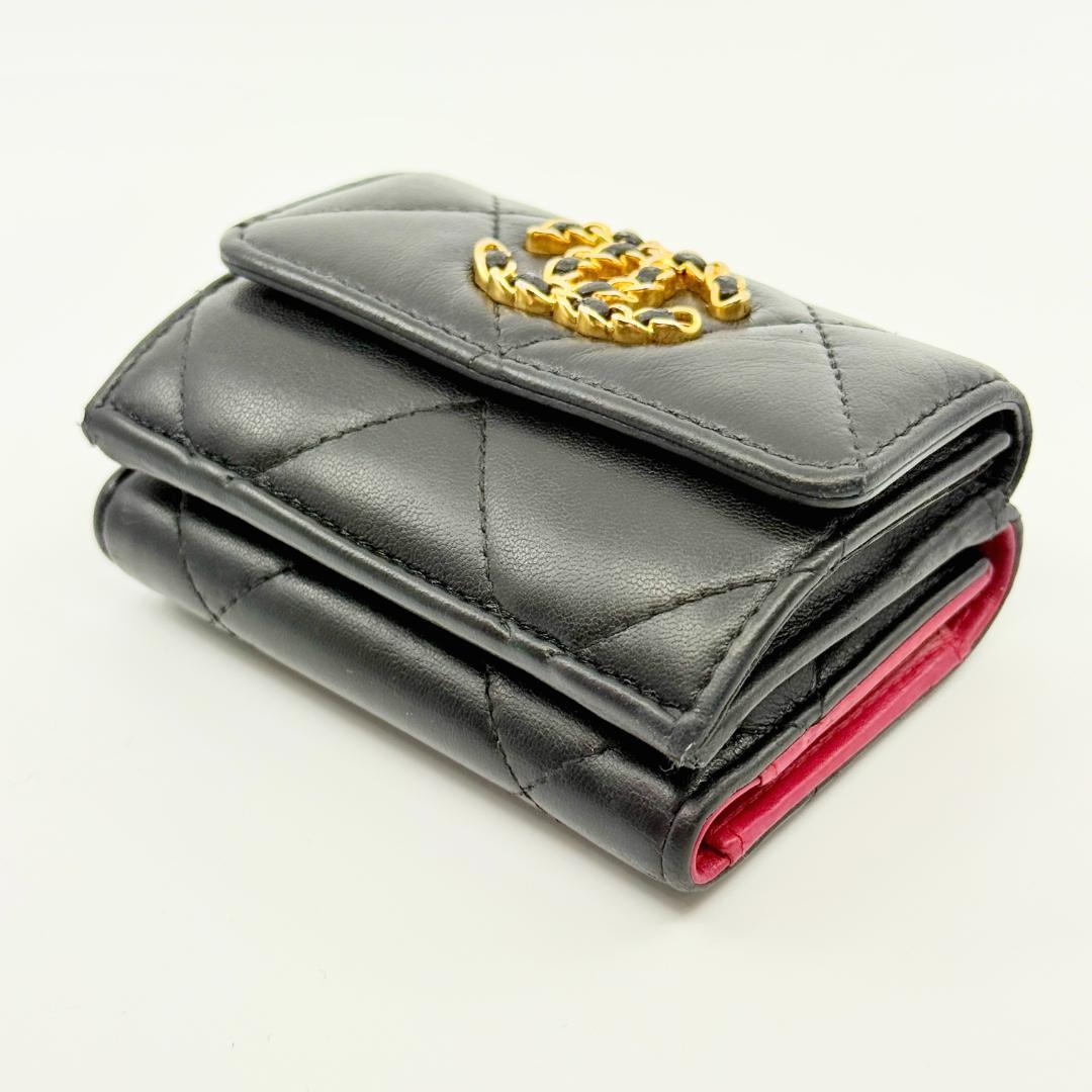美品 CHANEL シャネル CHANEL19（ディズヌフ）スモールウォレット