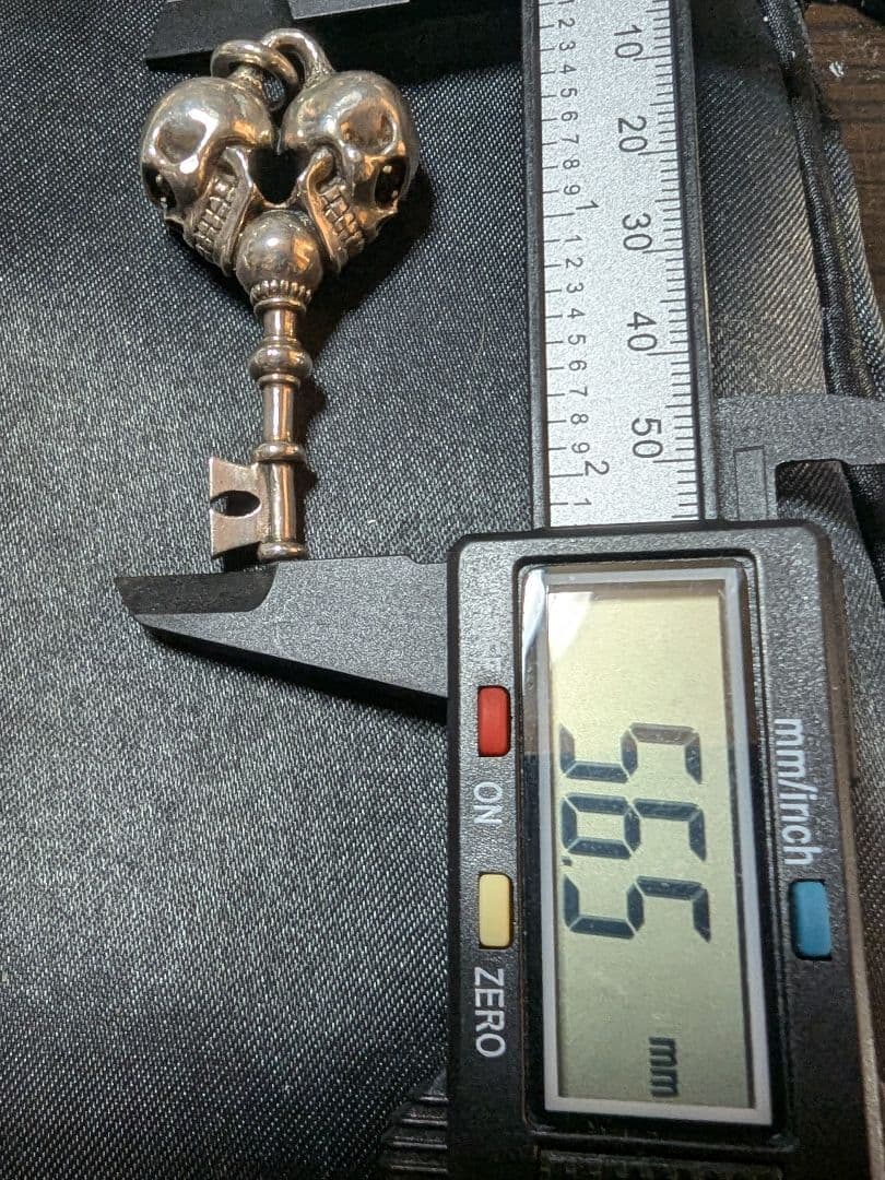 MB ダブルスカルキーペンダント
