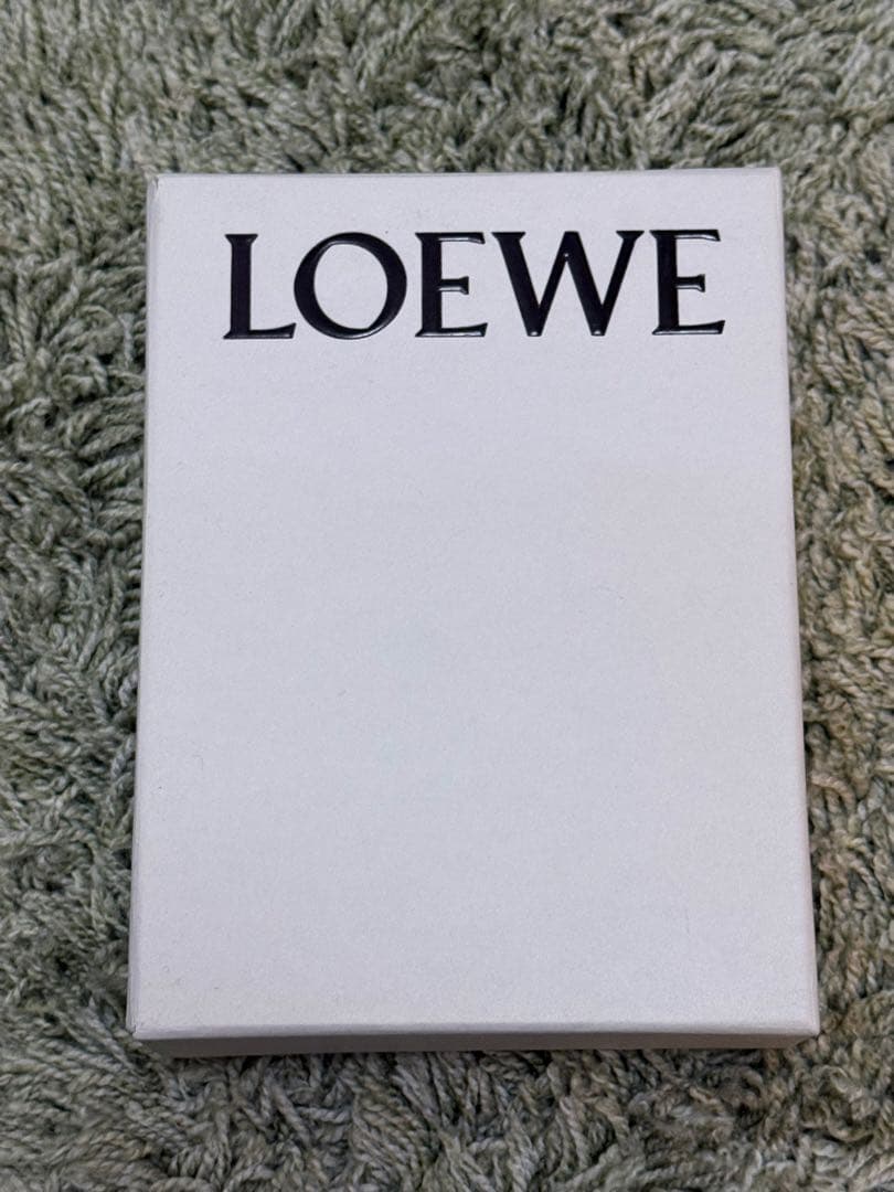 【新品】LOEWE トライフォールドウォレット フローズン/クレイ