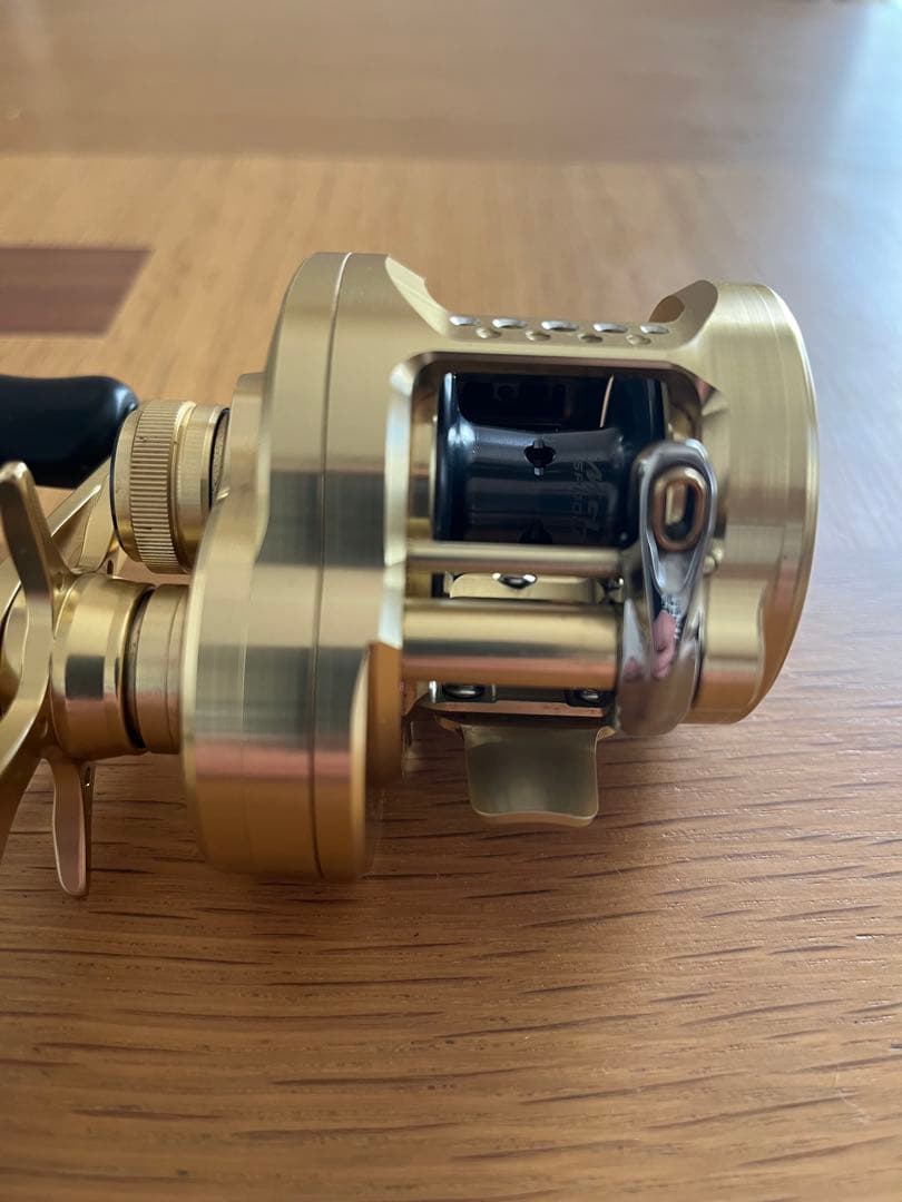 リール SHIMANO CALCUTTA CONQUEST 200XG