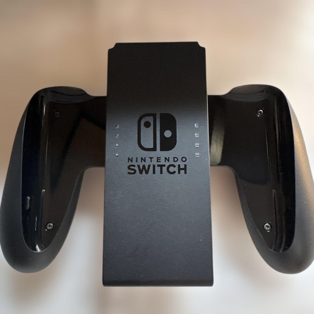 Nintendo Switch 本体　コントローラー色違い