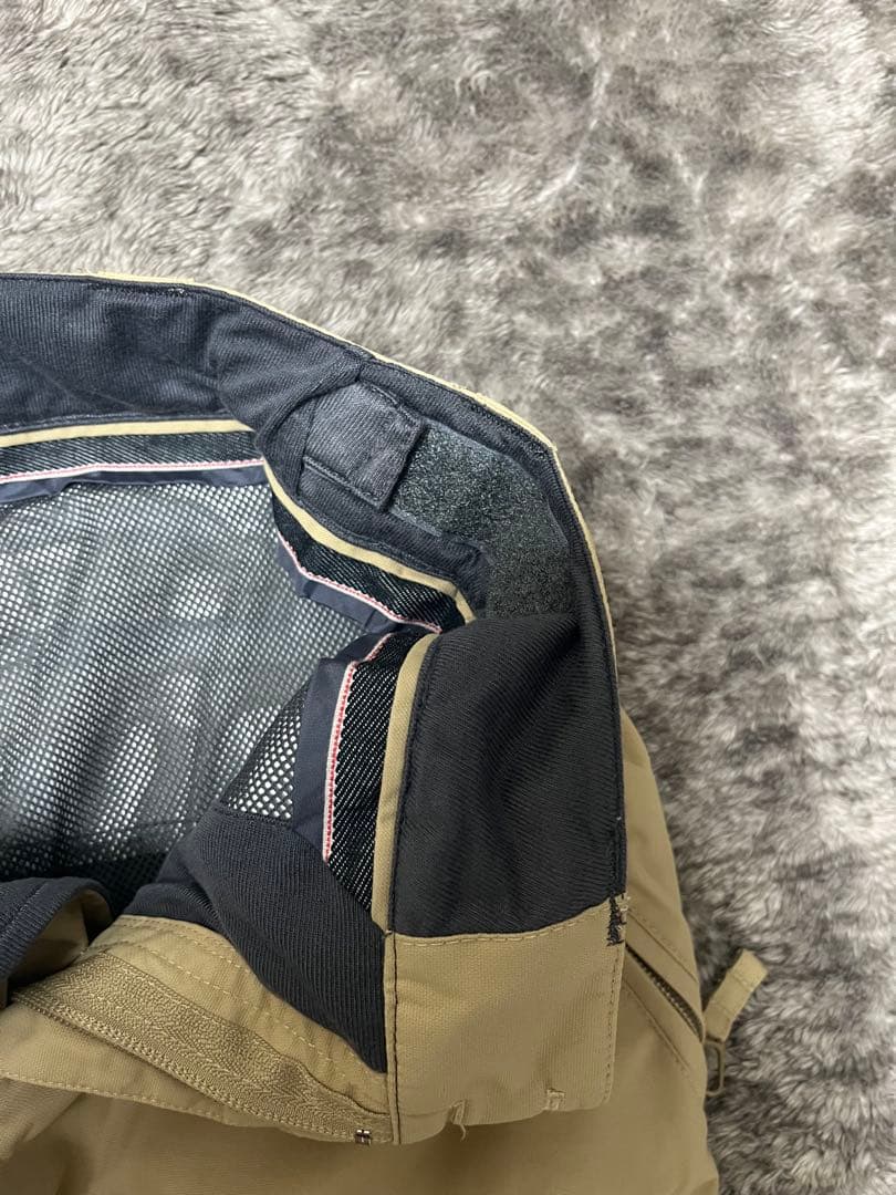 【美品】BURTON スノーボードパンツ ベージュ カーゴスタイル