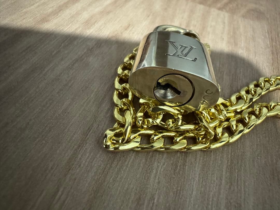 Louis Vuitton カデナ　南京錠　ルイヴィトン　ネックレス