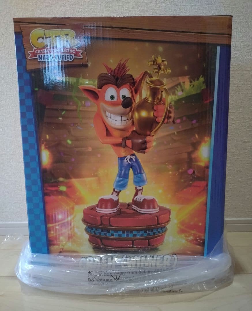 【正規品】クラッシュバンディクー レーシング フィギュア スタチュー トロフィー