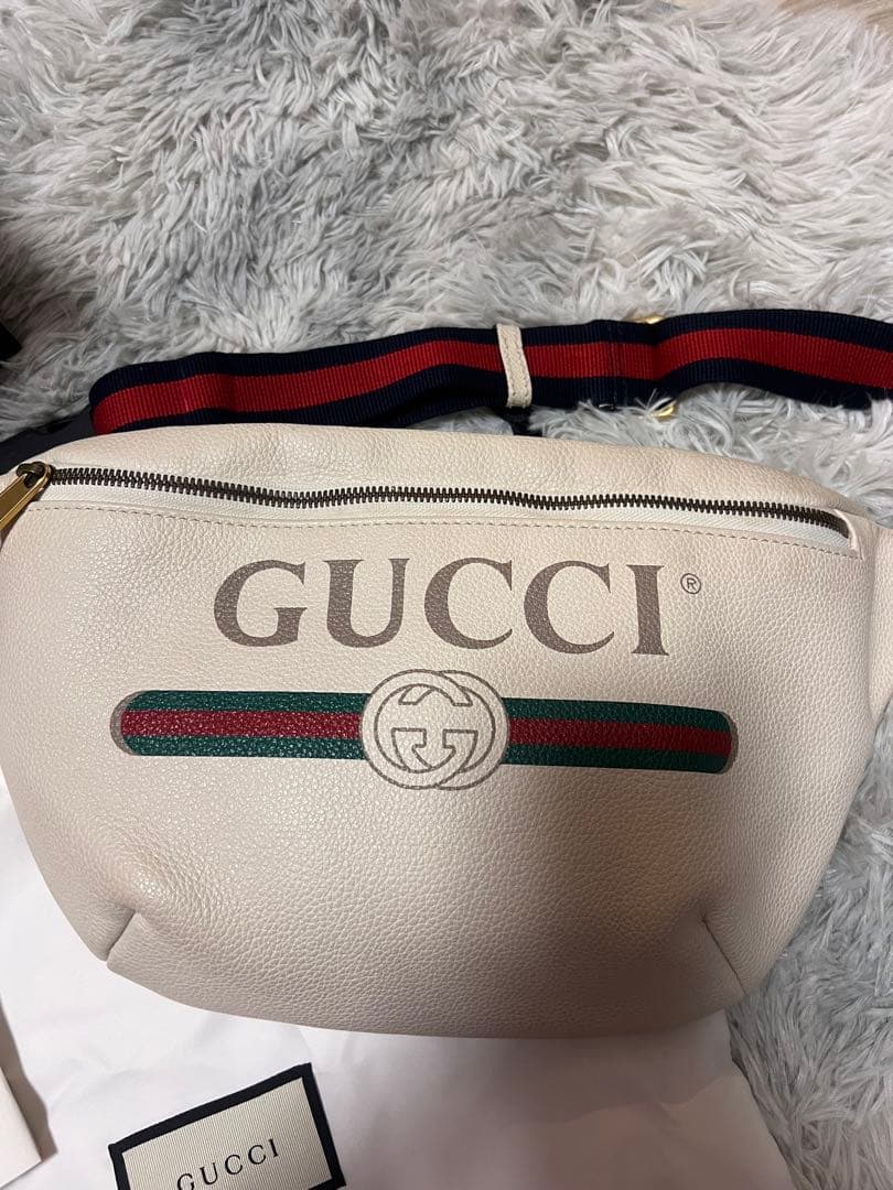 GUCCI GGマーモント ヴィンテージロゴ ボディバッグ