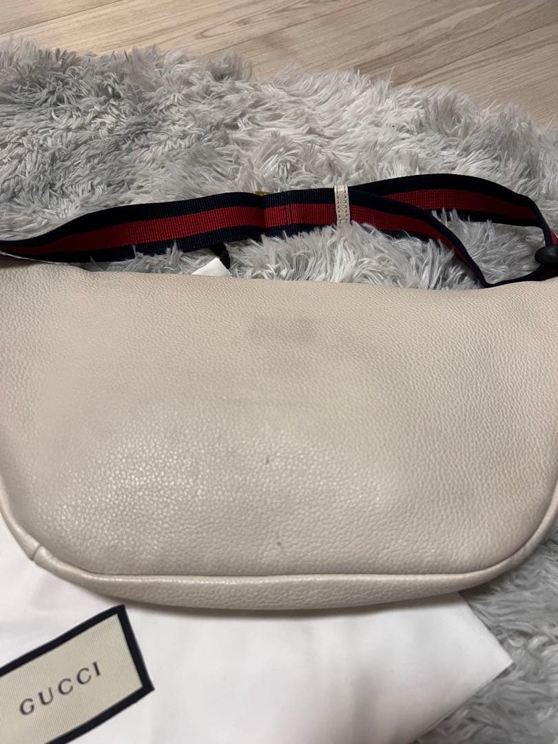 GUCCI GGマーモント ヴィンテージロゴ ボディバッグ