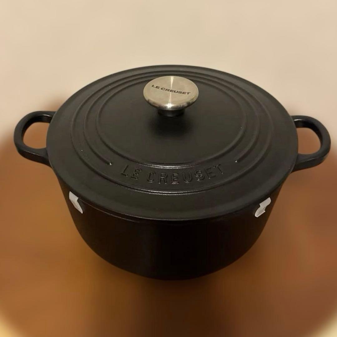 ル・クルーゼ ココット ロンド マットブラック 22cm