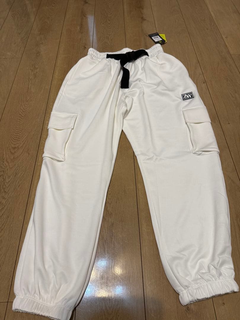ZUMBA WEAR ホワイト カーゴパンツ