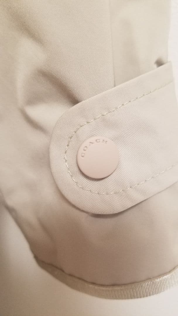 COACH　ベージュ　トレンチコート　レディース