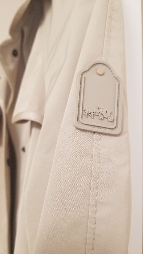 COACH　ベージュ　トレンチコート　レディース