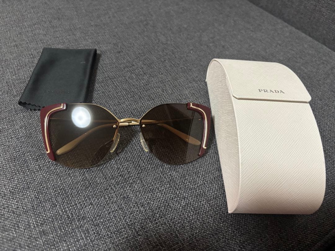美品♡PRADA キャットアイサングラス