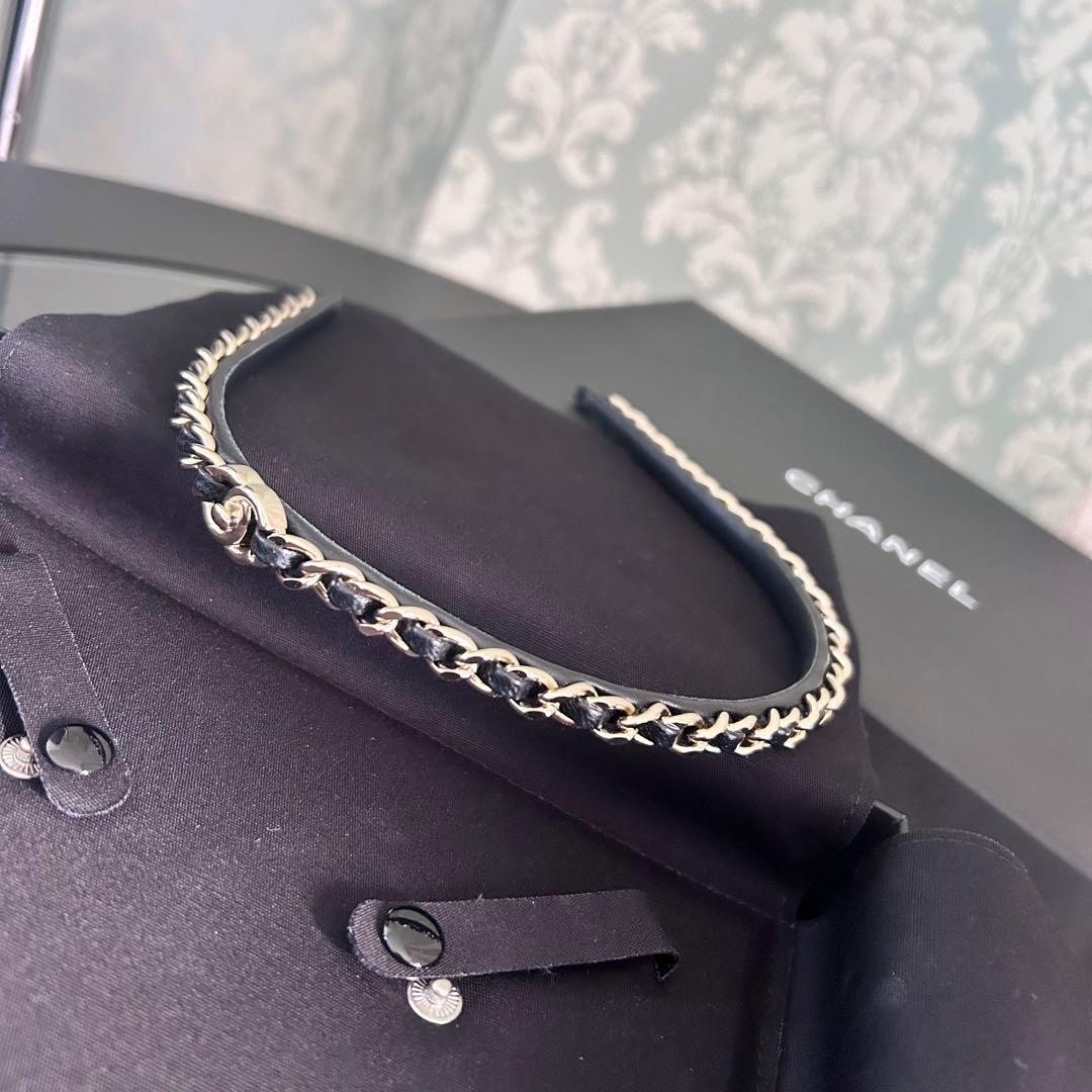 シャネル カチューシャ ココマーク チェーン ターンロック CHANEL 黒
