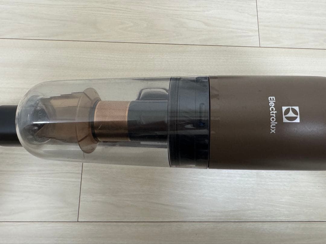 Electroluxコードレス掃除機 Ultimate700 フルセット