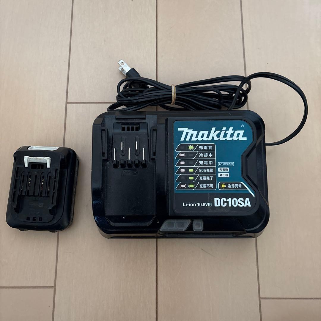 ☆マキタ(makita)充電式クリーナー CL106FD 掃除機 クリーニング済